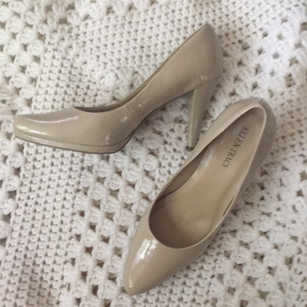 💕Tan Ellen Tracy heels